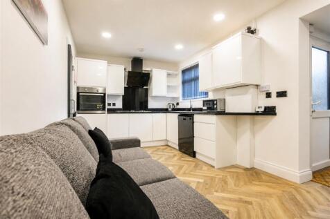 Open Plan Kitchen/ L