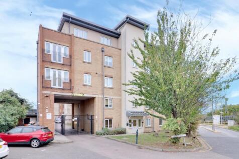 Rainham, RM13 - property photo