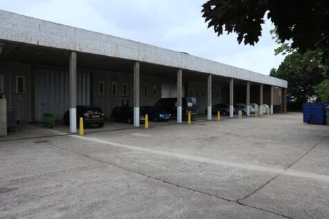 Basingstoke Road 448 External 4 002.JPG