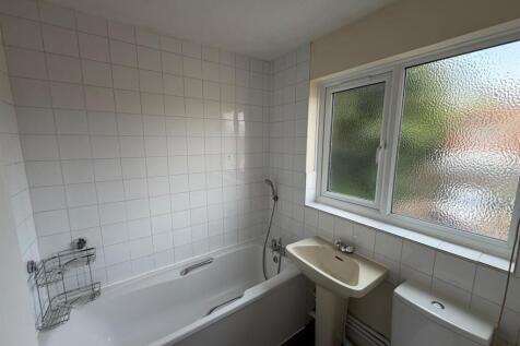 BATHROOM.JPG