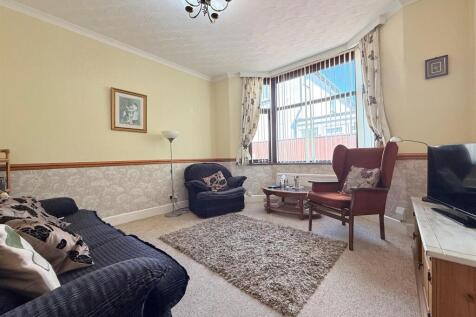 Dining/Sitting Room/Bedroom 4