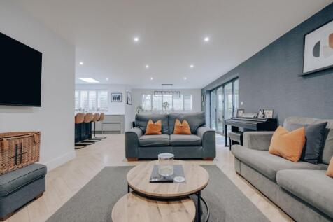 Open-plan living area #3