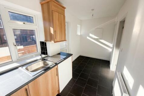 Broad Lane, Leeds, LS13 photo 4