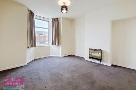 2-bed flat on Station Road, Bamber Bridge, £725/mo