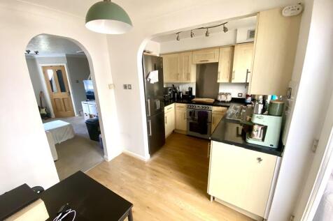 Britannia Gardens, Grange Park, Hedge End, SO30 2RN photo 3