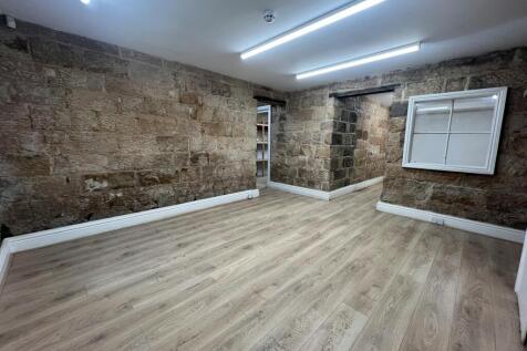 Retail Property (high street) to rent Image 9