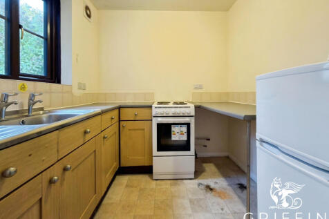 Bridge Road, Grays, RM17 photo 4