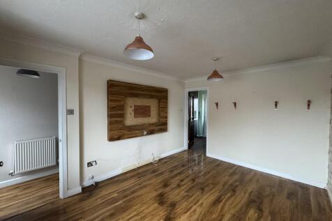 Primrose Close, Swindon photo 3
