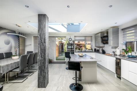 Bedford, MK42 - property photo