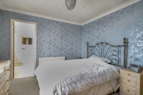 1347126-18-68d282...