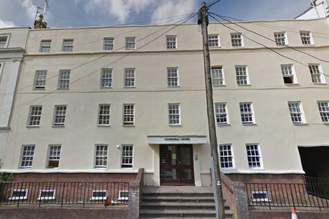 2-bed flat on Flat 2 Churchill House, Regent Street, Leamington Spa, £1,400/mo