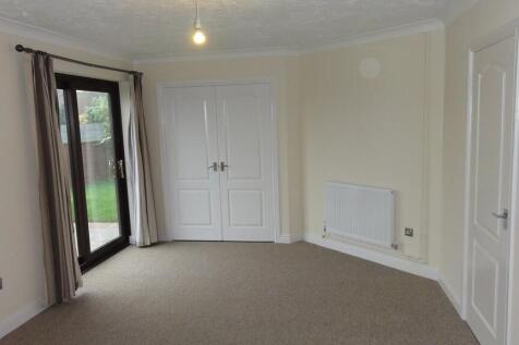 Lyminster Close, Bury St Edmunds photo 5