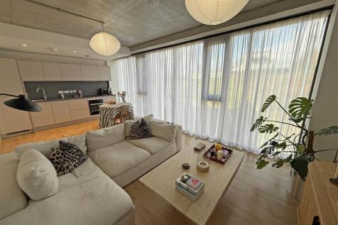 Living room-Kitchen.jpg