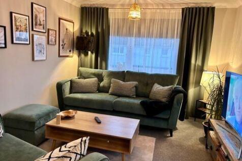 Living room 2.jpg
