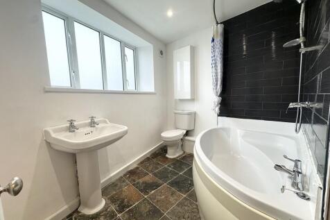 Lane End, Pudsey photo 5