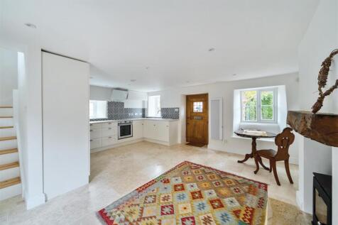 Kitchen / Living Area