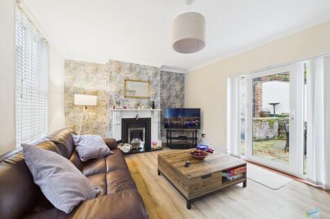 16, Acres Road, Bebington, Wirral photo 2