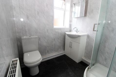 Shower Room .JPG