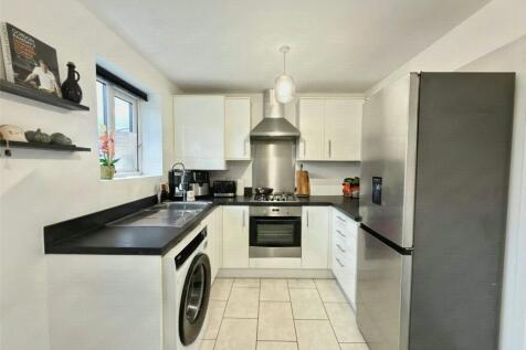 Clovelly Drive, Hampton Gardens, Peterborough, Cambridgeshire, PE7 photo 2