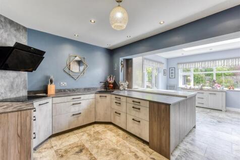 40 Cranmere Avenue-kitchen2.jpg