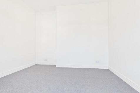 CAM04739G0-PR0302-STILL012