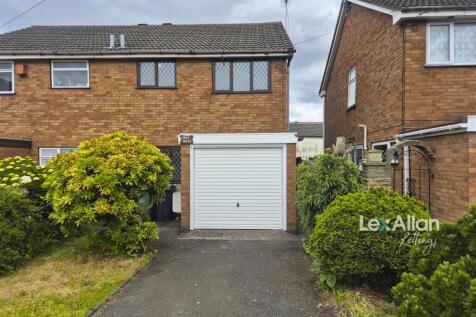 Chez Nous Cradley Heath 2.jpg