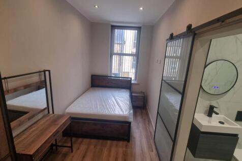 5-bed house on Penny Street, Lancaster, £3,618/mo