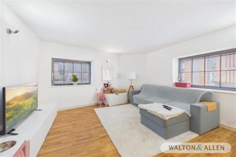 2-bed flat on The Hicking Building, Queens Road, £995/mo