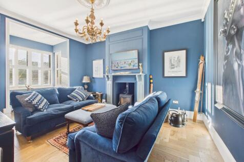 Formal Lounge