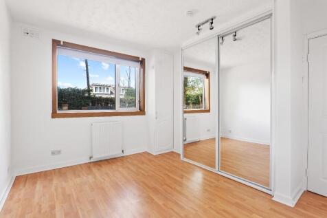 Firwood Courts, Newton Mearns, East Renfrewshire, G77 photo 5