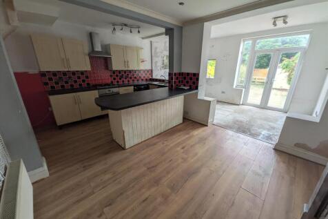 Dining/Kitchen Area