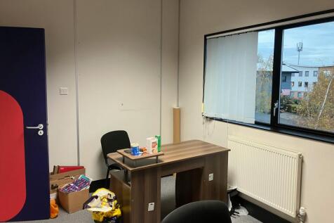 Office to rent Image 7