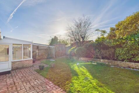 CAM01909G0-PR0438-STILL015