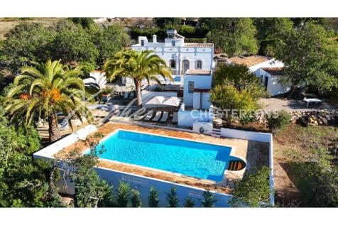 Almancil Fully Renovated 5 Bed Villa For Sale (15)