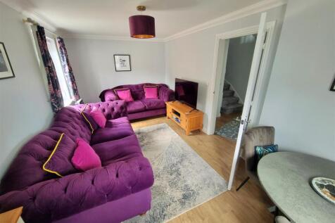 Sitting room 1.jpg