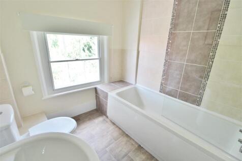 FAMILY BATHROOM -