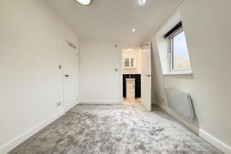 Brookhill Road, Woolwich, SE18 photo 3