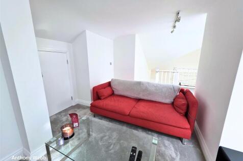 Cinema room/snug