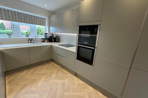 KITCHEN 11'6 x 8'4