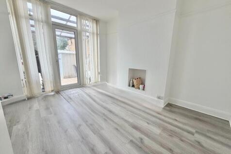 Lynton Avenue, Colindale, NW9 photo 4