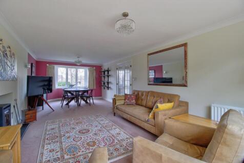 Living Room over 7.5m in length