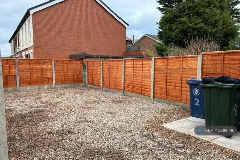 Rear Garden2