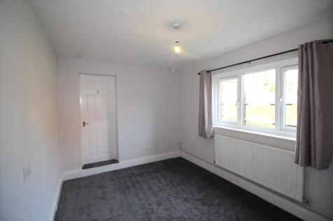 Wellingborough Road, Rushden photo 4