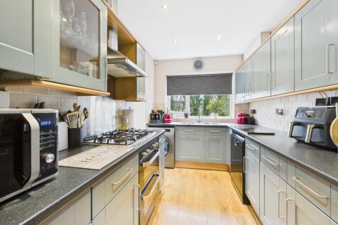 CAM02119G0-PR0497-STILL011