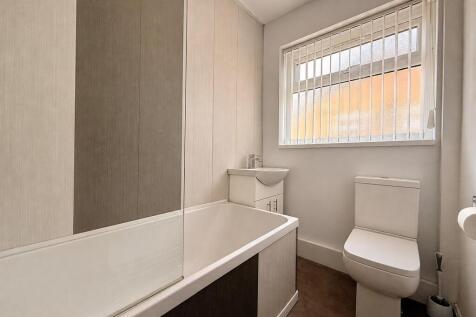 Aston Drive, Thornaby, Stockton-on-Tees, Durham photo 4