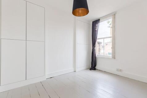 London, E3 - property photo