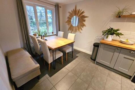 Dining Area.jpg