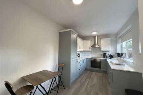 Manor Park North, Knutsford photo 3