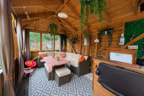 GARDEN ROOM