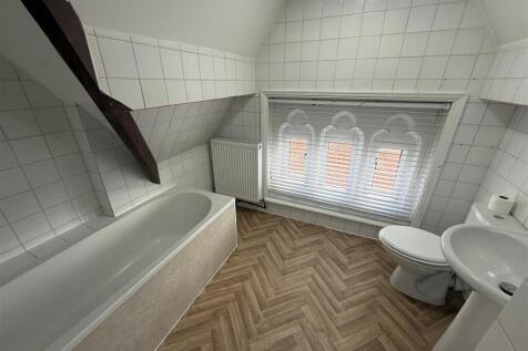 6 St Lawrence Bathroom.jpg
